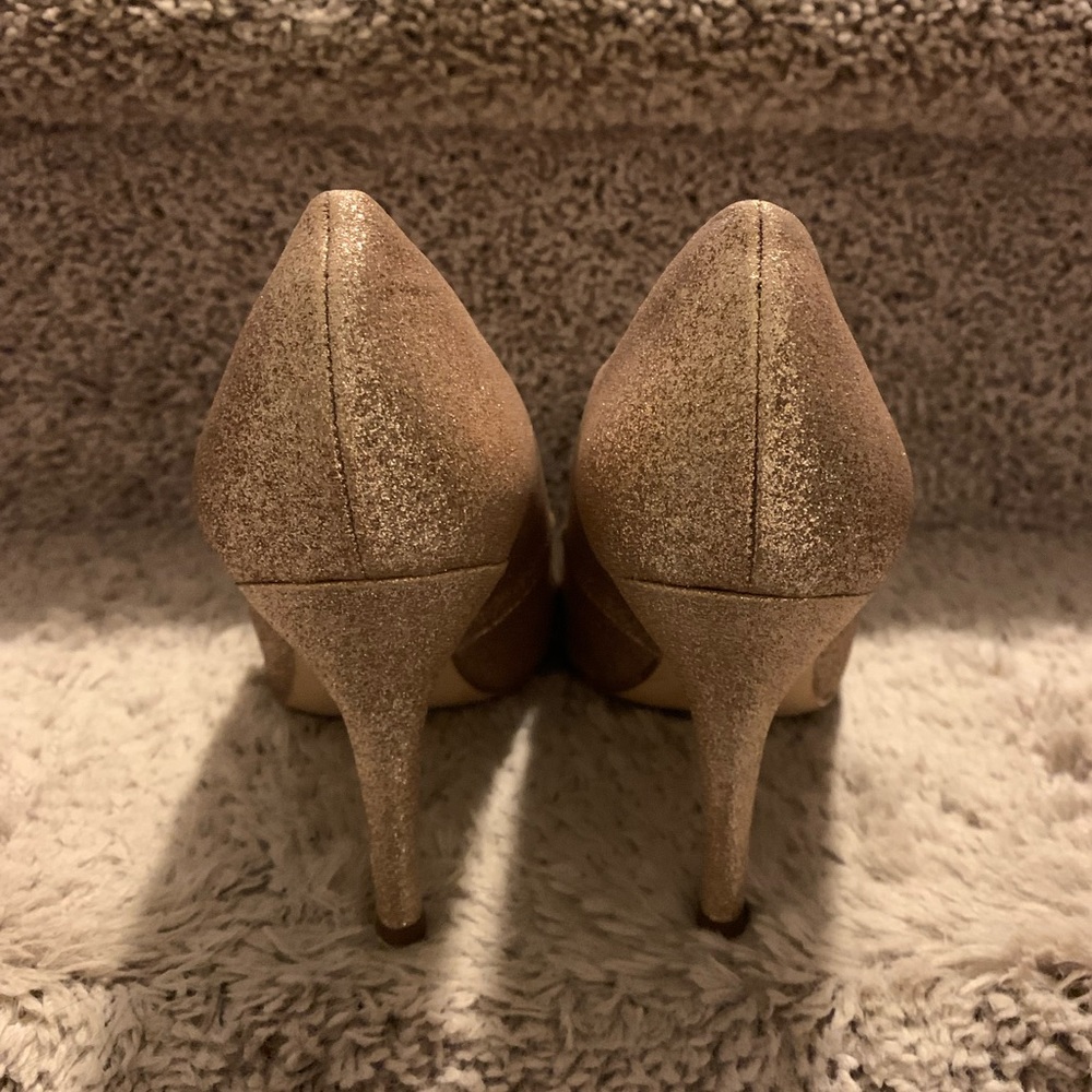 🎉Host Pick 🎉 Nine West - Gold Sparkle Heels - Picture 5 of 12